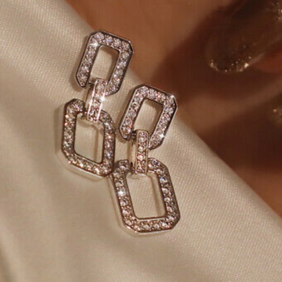 Gorgeous 925 Silver Drop Earrings White Sapphire - Picture 2 of 5